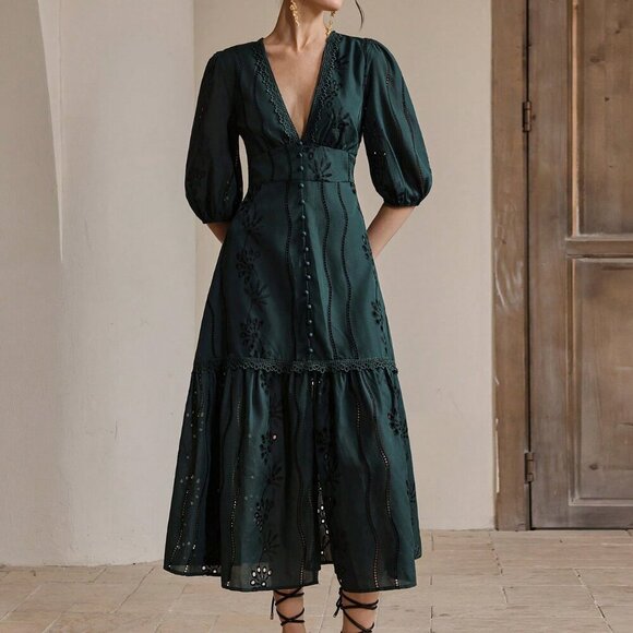 Dark Green Elegant Women's V-Neck Slit Lace Embroidered Long Dress - Picture 3 of 7